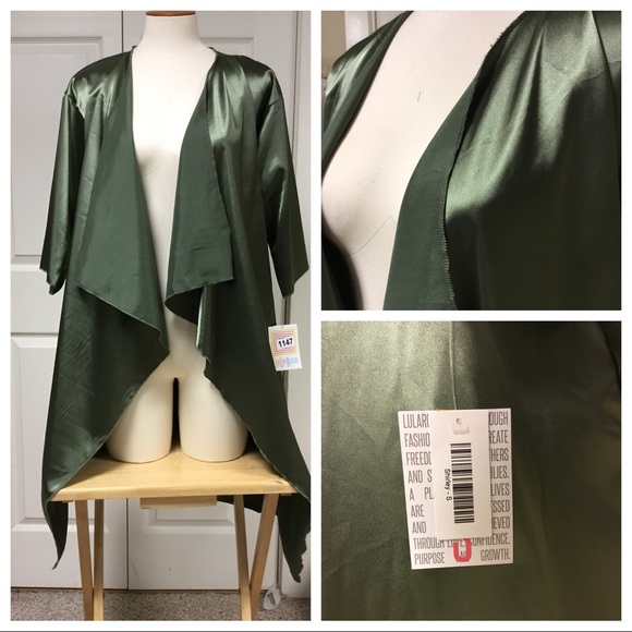 LuLaRoe Tops - 🍾🍾🆕OLIVE GREEN SHIRLEY TOP BY LULAROE